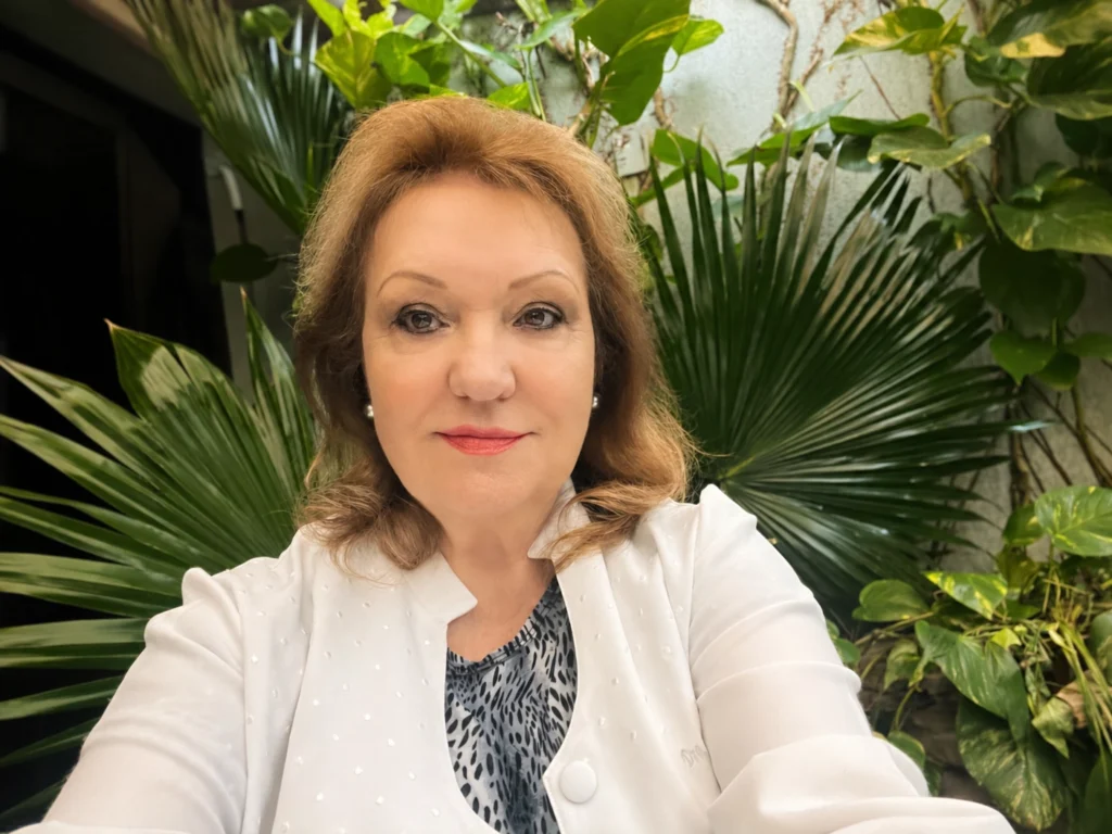 MARIA C S C E SILVA